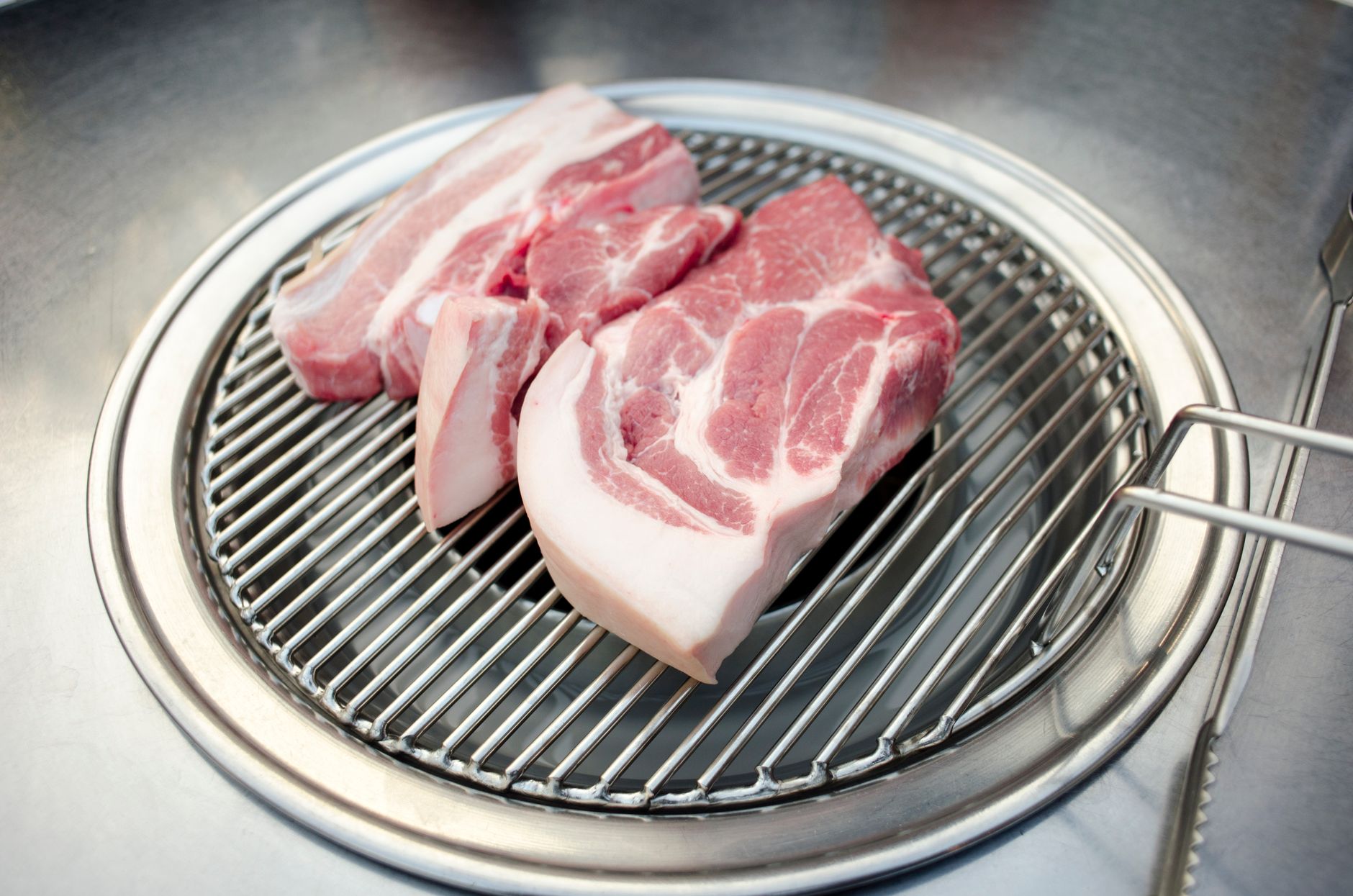 숯불구이 식당의 불판
